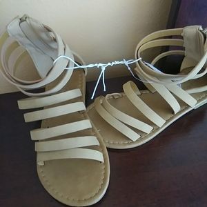 Girls tan sandles